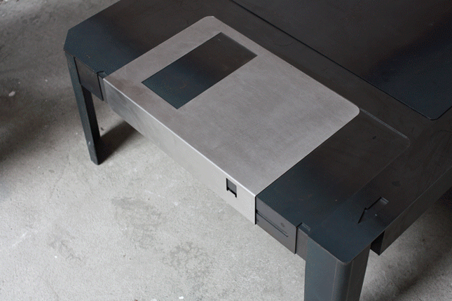 Floppytable-table-disquette-lecatalog.com