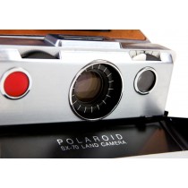 Laissez, Charles et Ray Eames, vous convaincre d'acheter un Polaroid SX-70.