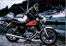 Nos 5 Pièces Essentielles Pour Être Classe en Moto Cet Été.