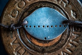 Le Bracelet Poilu Modéle 1918 par Brut-Clothing