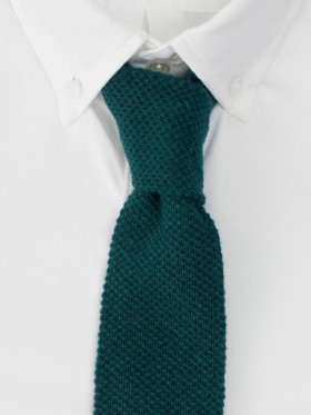 La Cravate en Tricot de chez American Apparel.