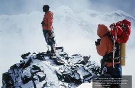 Eddie Bauer célèbre les 50 ans de la première ascension américaine de l'Everest.