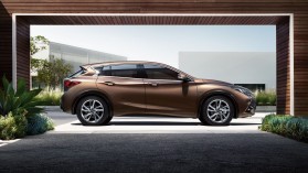 Infiniti Q30
