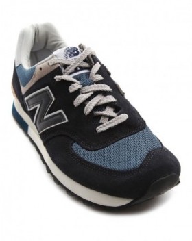 Une paire de New Balance 576 25ème anniversaire.