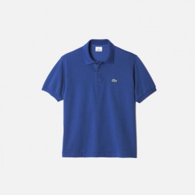 Le Polo Lacoste.